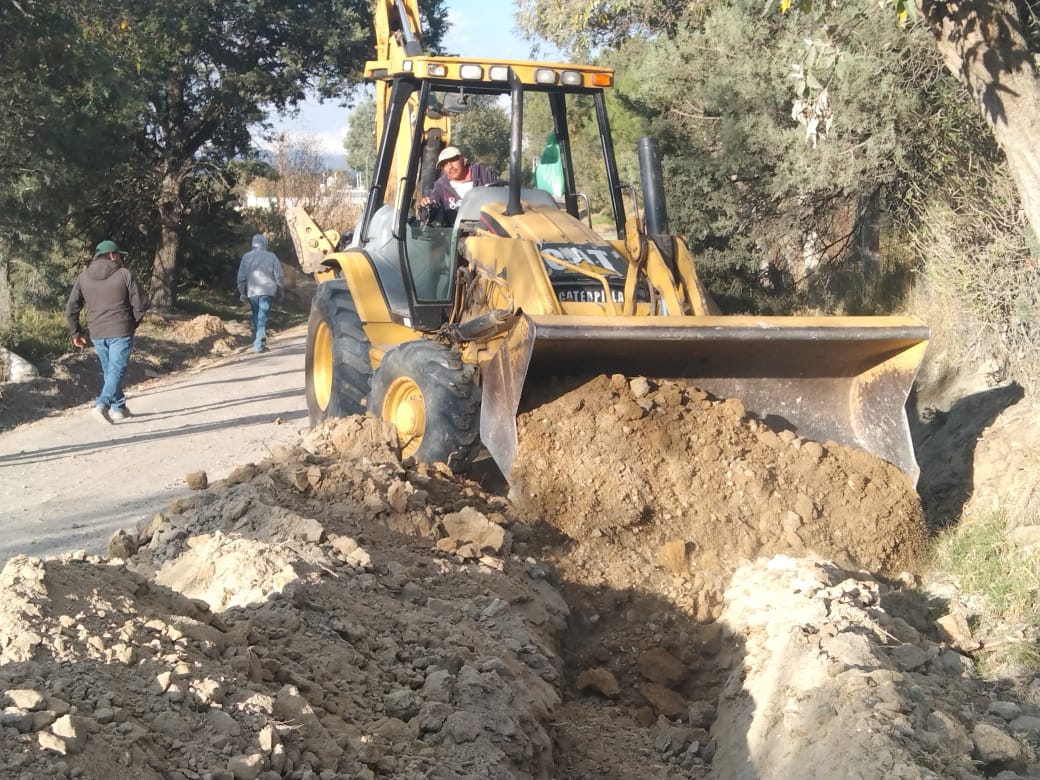 Amplía Ayuntamiento de Tzompantepec red de agua potable en Ahuashuatepec