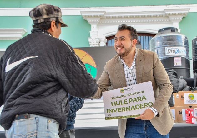 Estos apoyos se convierten en luces de esperanza para las familias huamantlecas: Salvador Santos Cedillo