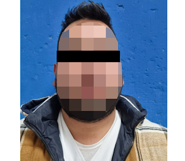 Asegura PGJE en Calpulalpan a un masculino y una camioneta que portaba luces de uso oficial
