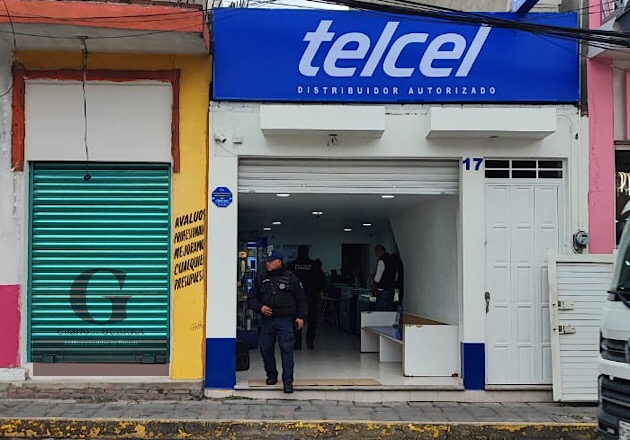 Asalta par de masculinos armados tienda de telefonía en Zacatelco