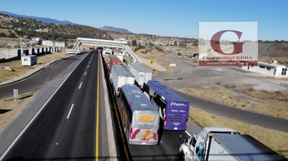 Sigue cerrado el Arco Norte por campesinos que exigen el pago de sus tierras