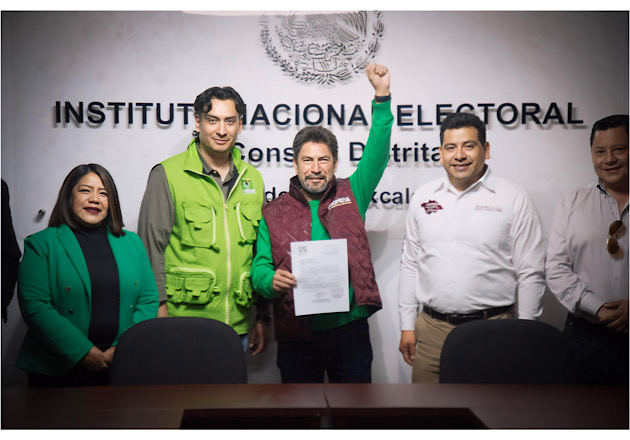 Se registra Ray Vázquez Conchas como candidato a diputado federal por el Distrito II