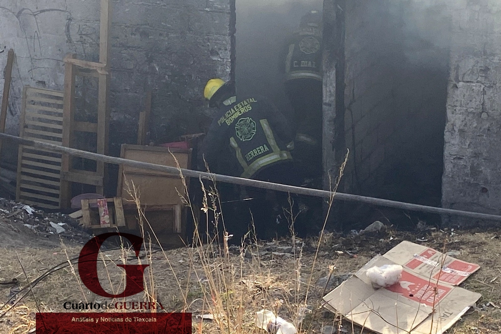 En Puebla, se incendia inmueble en Las Torres