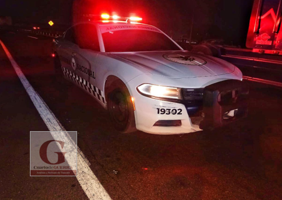 En Tenancingo trailero vuelca, supuestamente por evadir un asalto