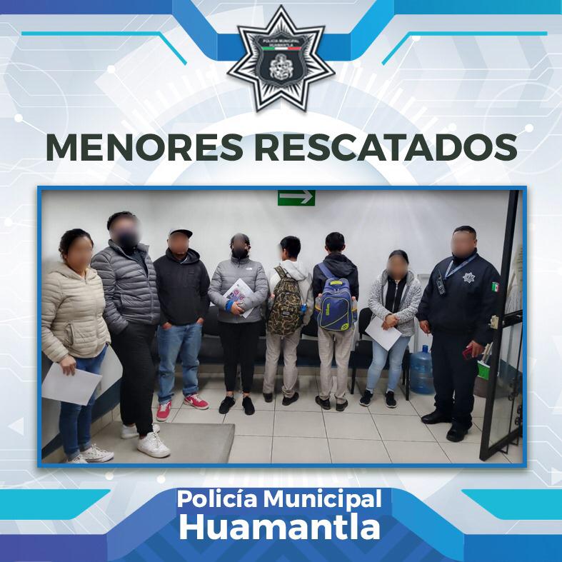 Reúne Policía de Huamantla a dos menores reportados como no localizados con sus familias