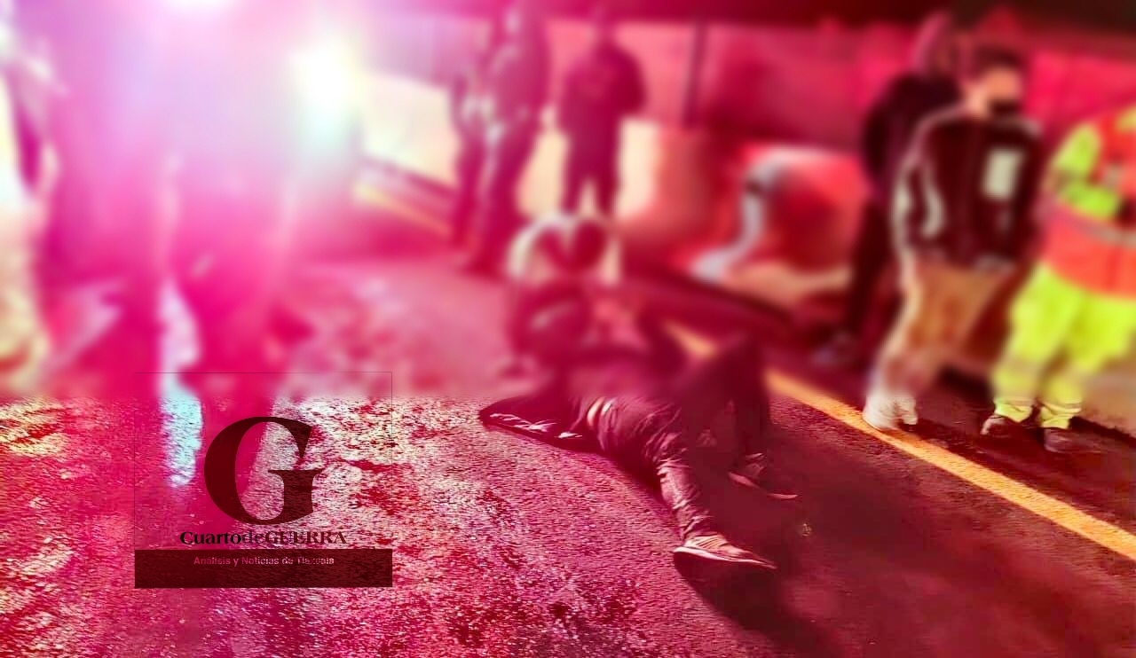 Trío de jóvenes se salva de morir tras sufrir accidente vehicular, en Xaltocan