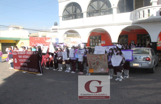 En la Técnica 18 de Ayometla participan alumnas para conmemorar el Día Internacional de la Mujer