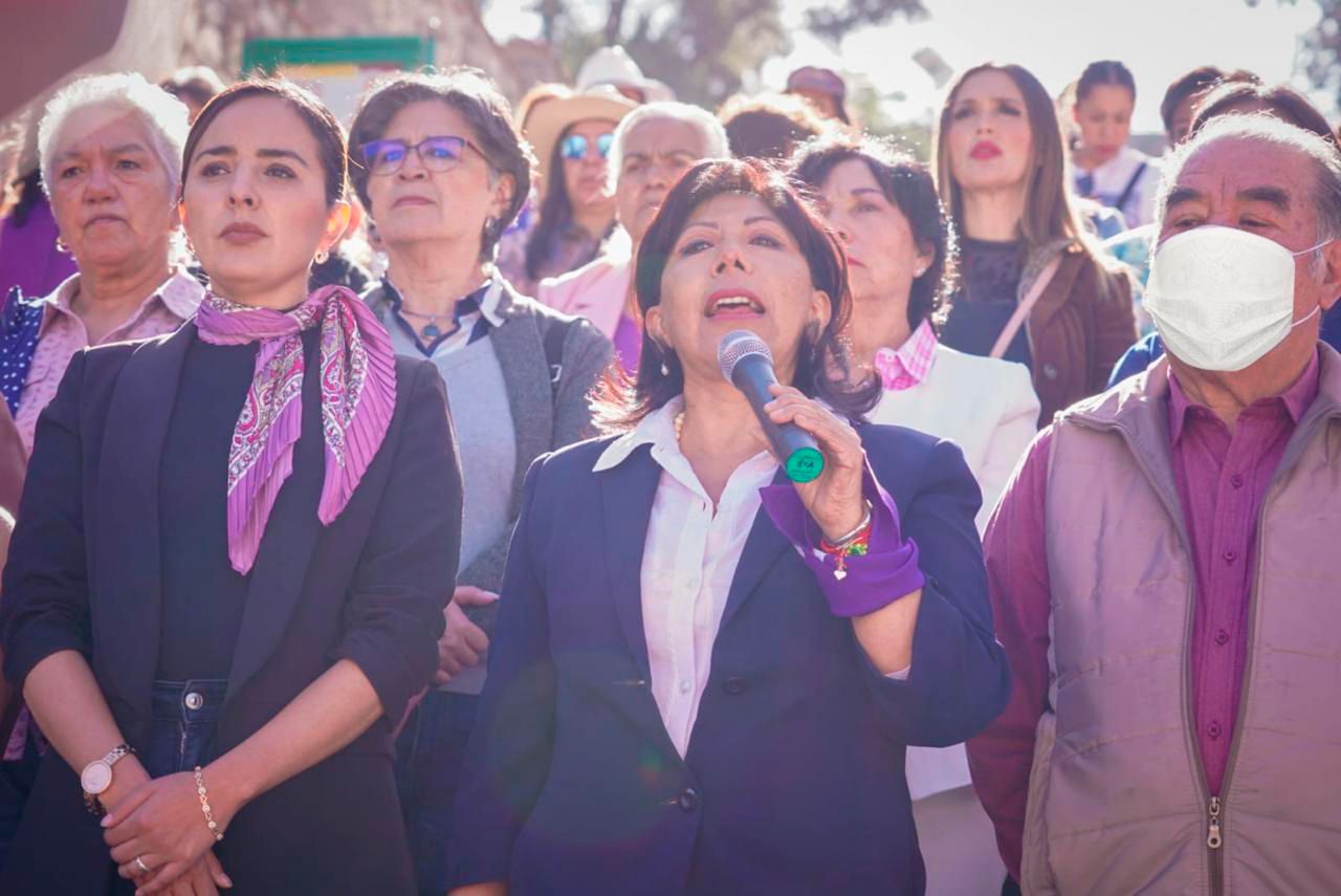 Reafirma Anabell Ávalos su compromiso con la causa de las mujeres