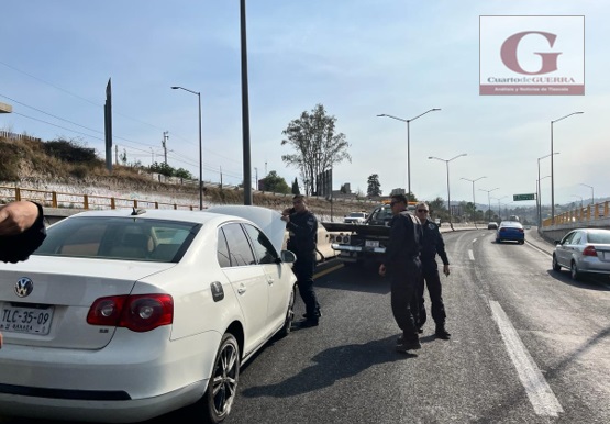 Chocan y abandonan automóvil en la Tlaxcala-Apizaco