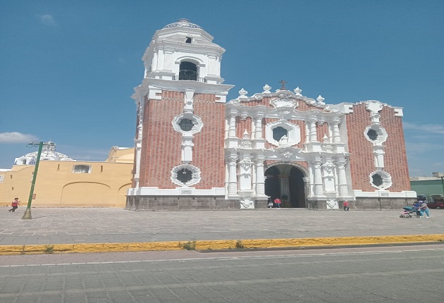 Me congratula la reapertura de la iglesia de San José: LAH