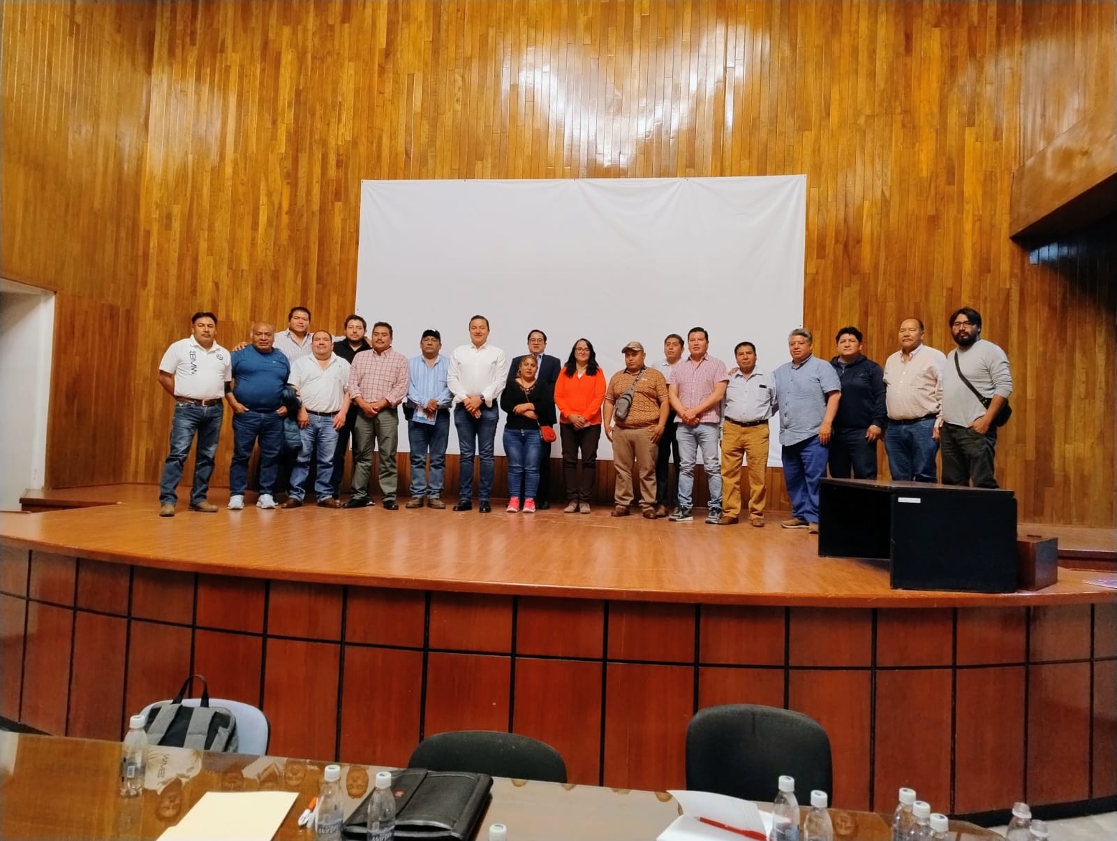 Avanza acuerdo entre expendedores de pollo y autoridades