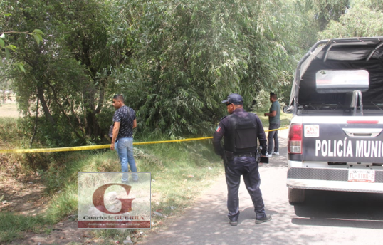 Embolsado y con mensaje amenazante, hallan el cadáver de una mujer, en Nativitas
