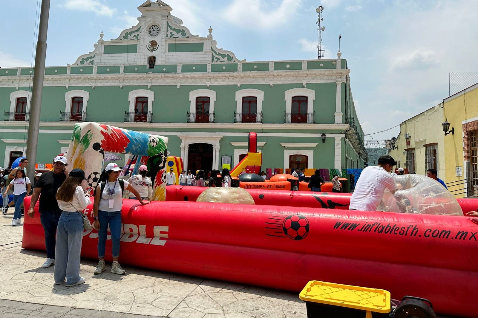 Disfrutan niñas y niños de Huamantla de juegos y sorpresas
