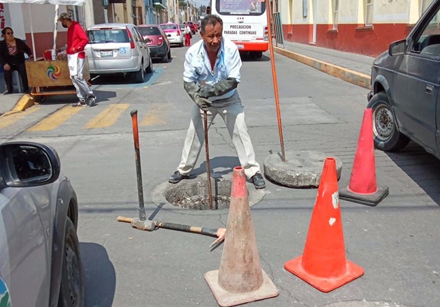 Realiza Capamh mantenimiento preventivo a red de drenaje en Huamantla por temporada de lluvias