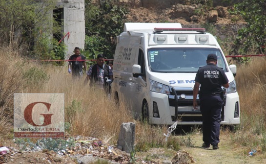 Localizan cadáver de un hombre en Acuitlapilco