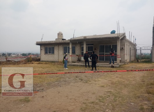 Ubican pierna humana frente a un domicilio, en Tepeyanco