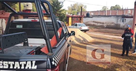 En Tlaxco, con lujo de violencia roban vehículo a sexagenario