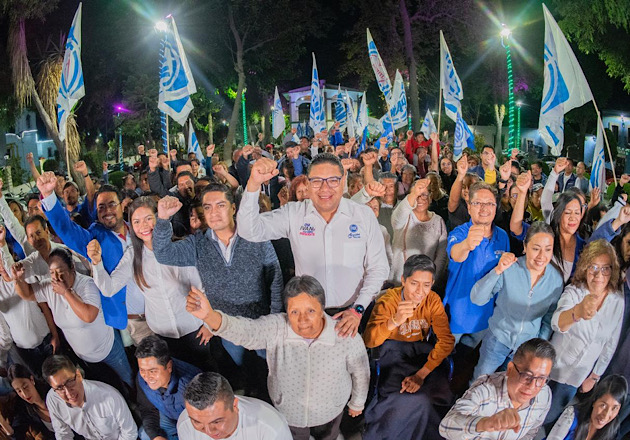 Abarrota Iván Teomitzi Zócalo de Apetatitlán