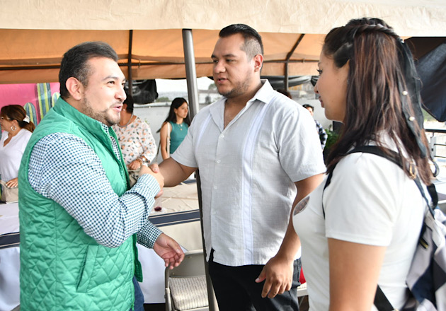 Presenta Chava Santos su agenda gubernamental ante artesanos y prestadores de servicio
