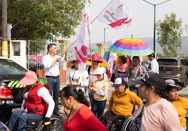 Arropan vecinos de Cuauhtelulpan y Acuitlapilco a Alfonso Sánchez García
