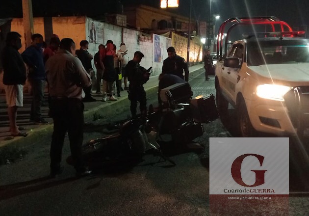 Sujetos en motocicleta balean a policía que intentó detener su marcha, en Teolocholco