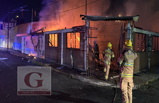 Con quemaduras de segundo grado resulta un hombre tras incendio de un bar, en Apizaco