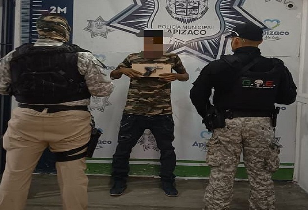 Detiene policía municipal de Apizaco a un segundo masculino por portación de arma de fuego