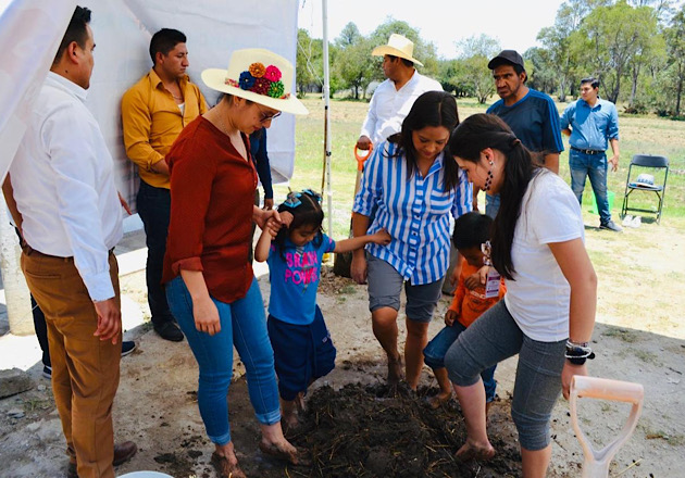 Impulsa la Secretaría de Bienestar la protección del medio ambiente y uso en viviendas de material ecológico