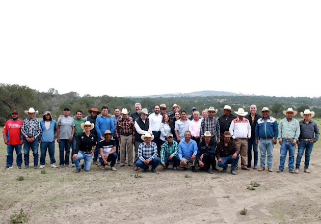 Celebran Día del Caporal con reconocimiento a familias que dedican su vida al cuidado del toro bravo