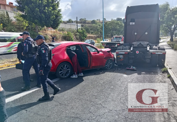 Deja daños materiales choque en la federal Tlaxcala-Puebla, en Tepeyanco