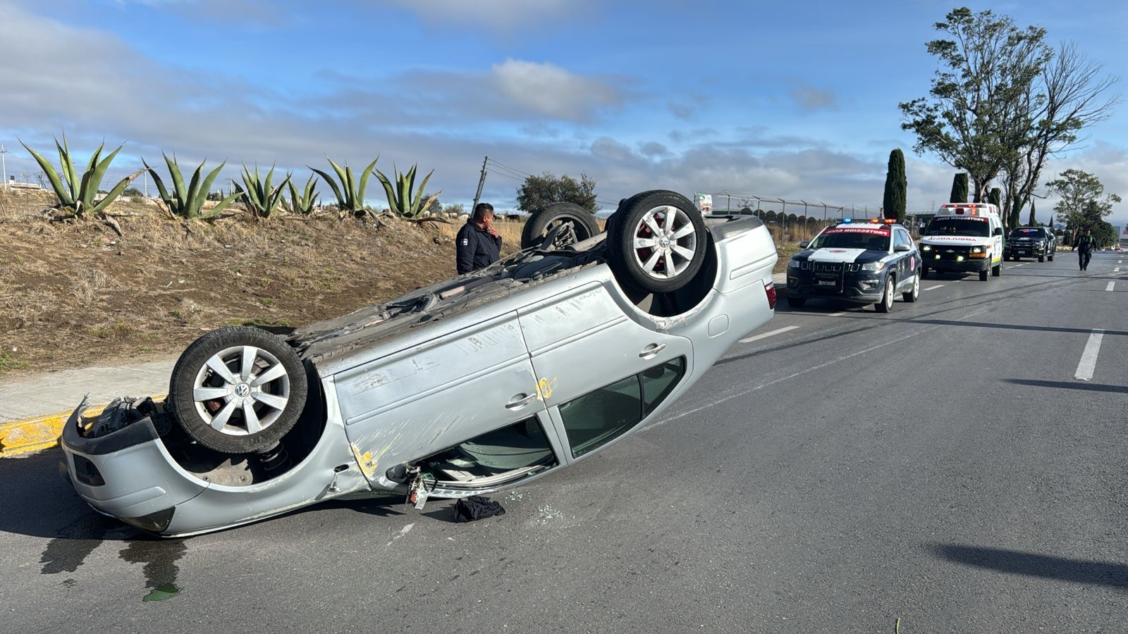 Atiende seguridad pública de Huamantla volcadura en bulevar Juan Pablo II