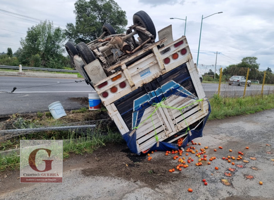 Dejan daños materiales tres accidentes en el tramo Texmelucan-Apizaco
