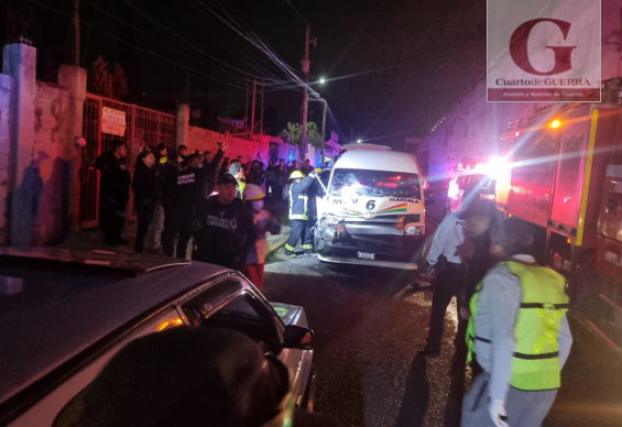 Por jugar a las carreras, choca colectiva  contra minibús en el sur de Tlaxcala