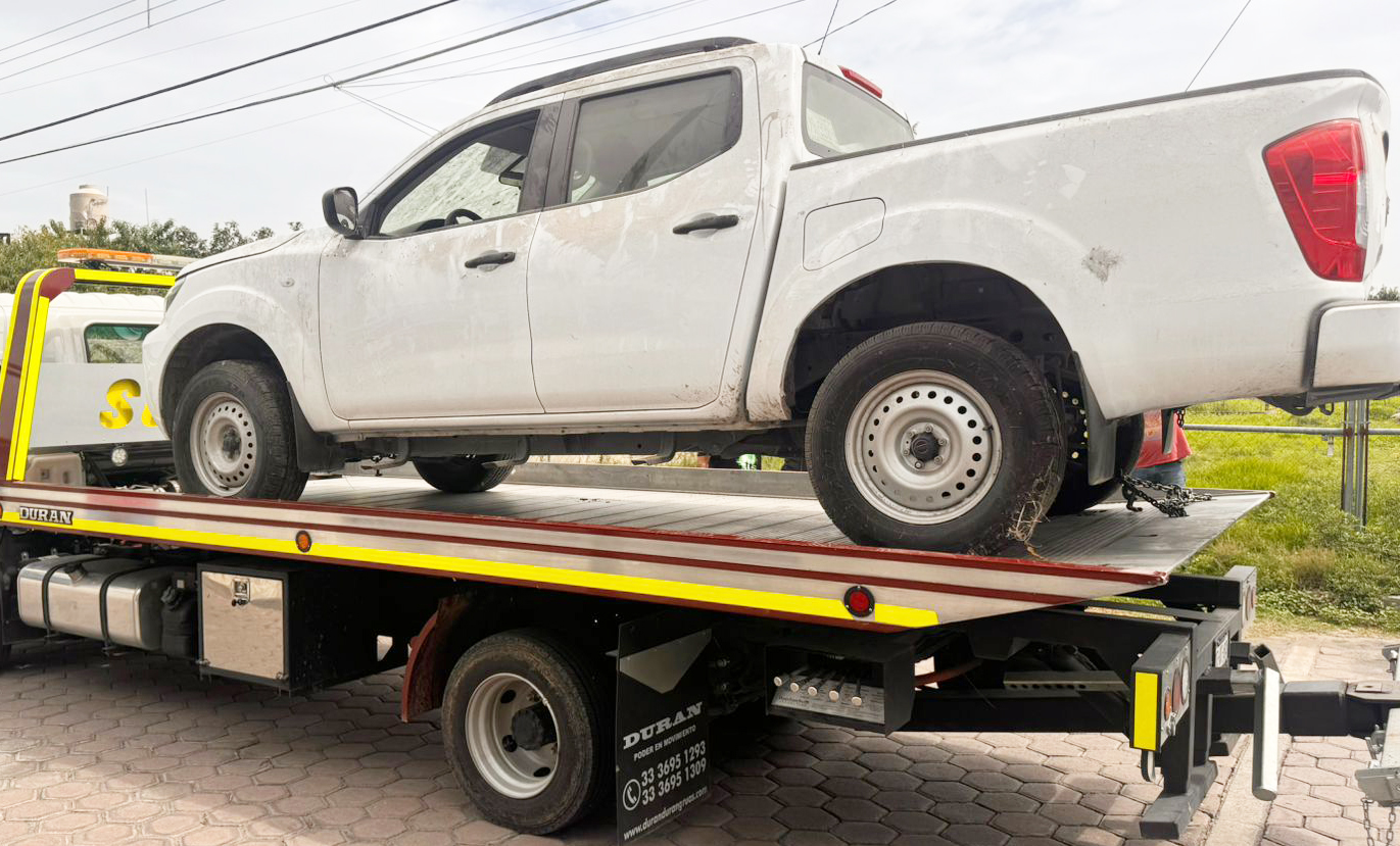 En cateo policía de investigación asegura  camioneta con reporte de robo: PGJE