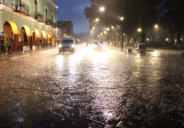 Activan en Tlaxcala Capital protocolos de seguridad y protección civil por intensa lluvia