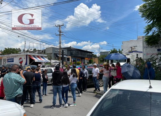 Protesta en Ocotlán, Tlaxcala: Vecinos exigen solución a falta de luz
