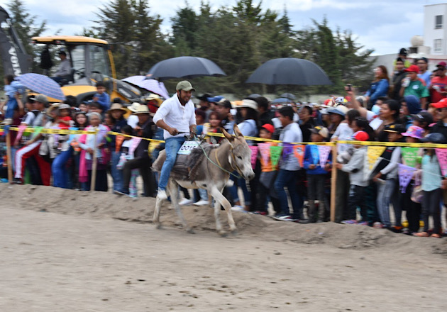 Inicia actividades de la Feria de Huamantla 2024 con la Gran Carrera de Burros