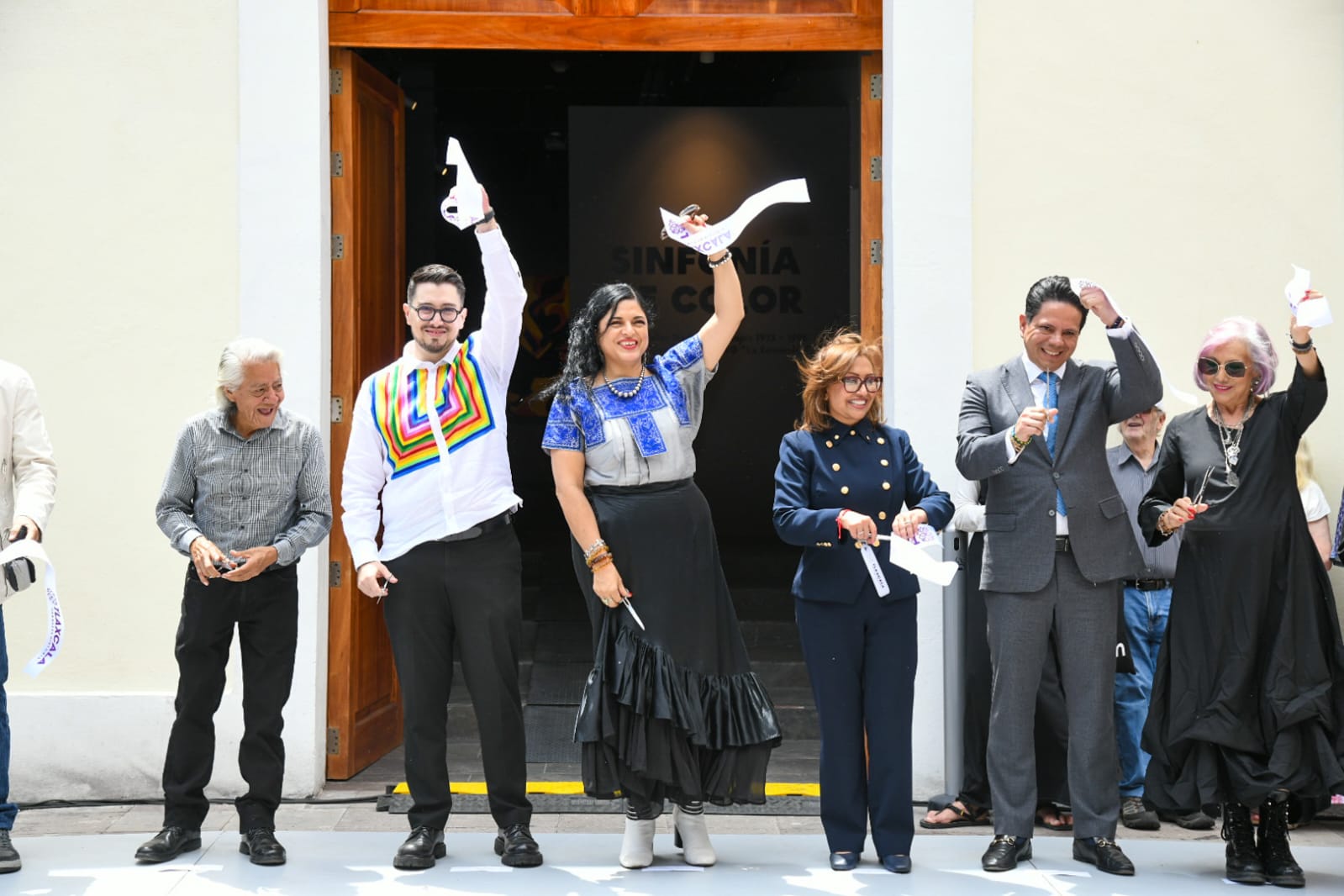 Inauguran la exposición 'Sinfonía de color' en Tlaxcala