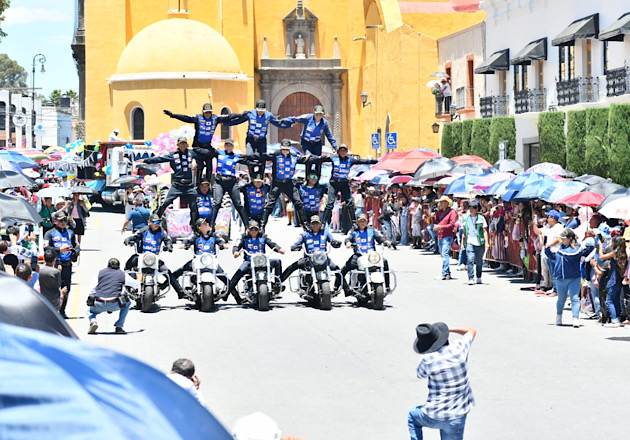 Vive Huamantla una fiesta de color y diversión en el tradicional Desfile de las Dalias 2024