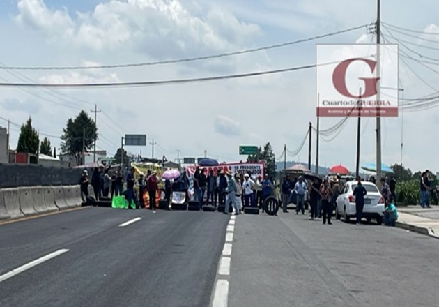 Bloquean ejidatarios la carretera Apizaco-Huamantla; exigen pago de tierras