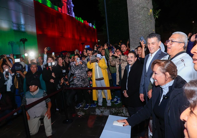 Encabeza gobernadora encendido de luces patrias 2024
