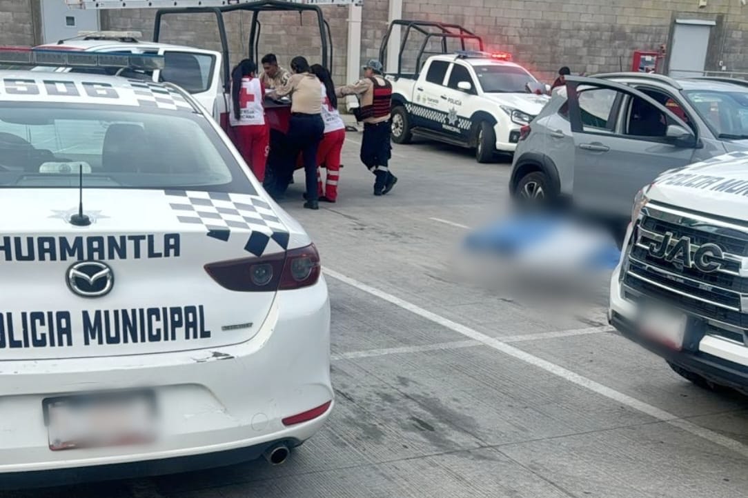 Atiende Protección Civil de Huamantla a mujer reportada inconsciente en establecimiento comercial