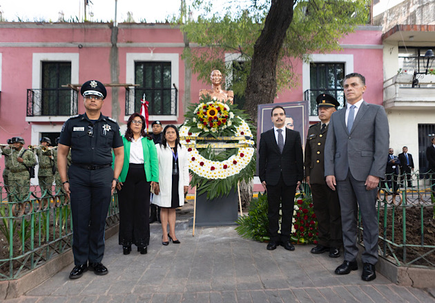 Encabeza Alfonso Sánchez guardia de honor en el CLXXVII aniversario luctuoso del General Felipe Santiago Tetlamatzi