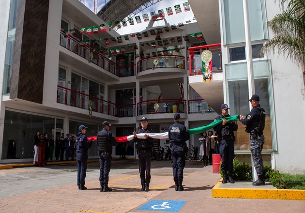 Realiza gobierno de Tocatlán honores a la bandera