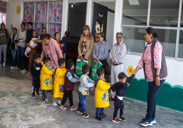 Apoyan autoridades de Tocatlán la formación de niñas y niños; acompañan inicio de curso en el CAI