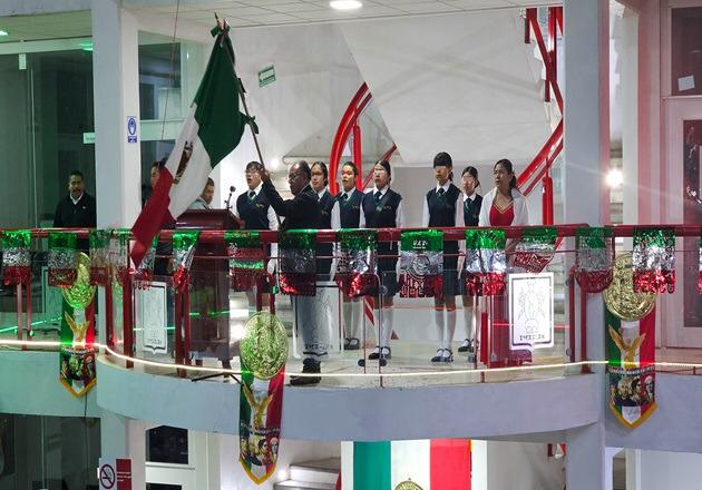 Vitorea alcalde de Tocatlán a héroes que nos dieron patria y libertad