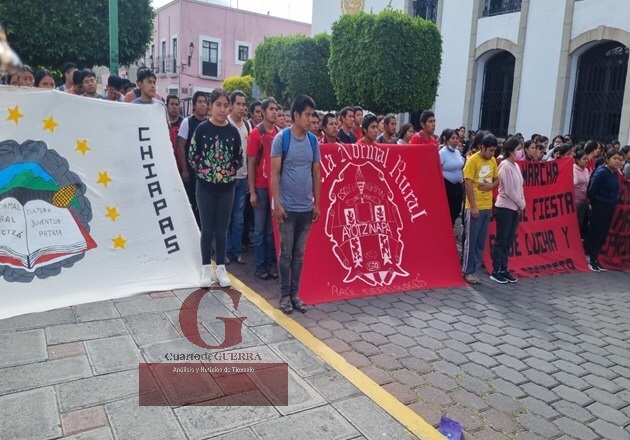 Estudiantes de la Normal Rural de Panotla conmemoran dos años de represión policial