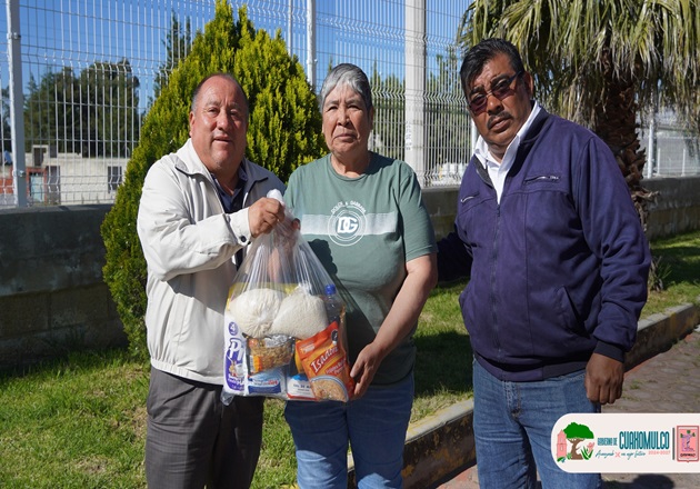 Entrega alcalde de Cuaxomulco despensas a vecinos que colaboraron en faenas