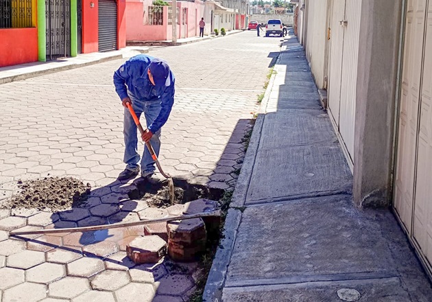 Capamh repara fuga de agua en el fraccionamiento Tierra y Libertad