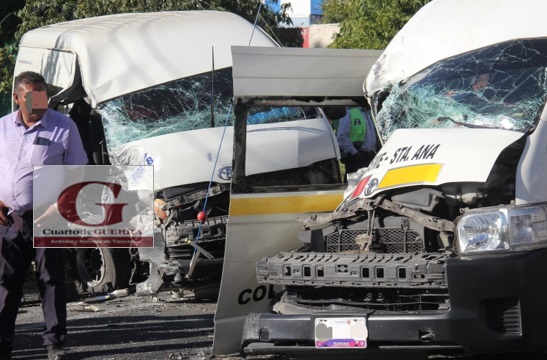 Choque entre unidades de transporte deja cuatro lesionados en Xiloxoxtla